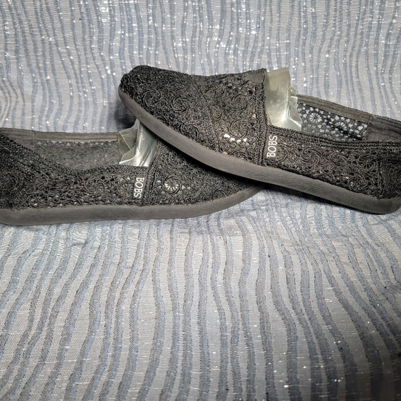 Bobs size 9 lace style embroidery designs and elastic for easy removal and wear. - Picture 9 of 9